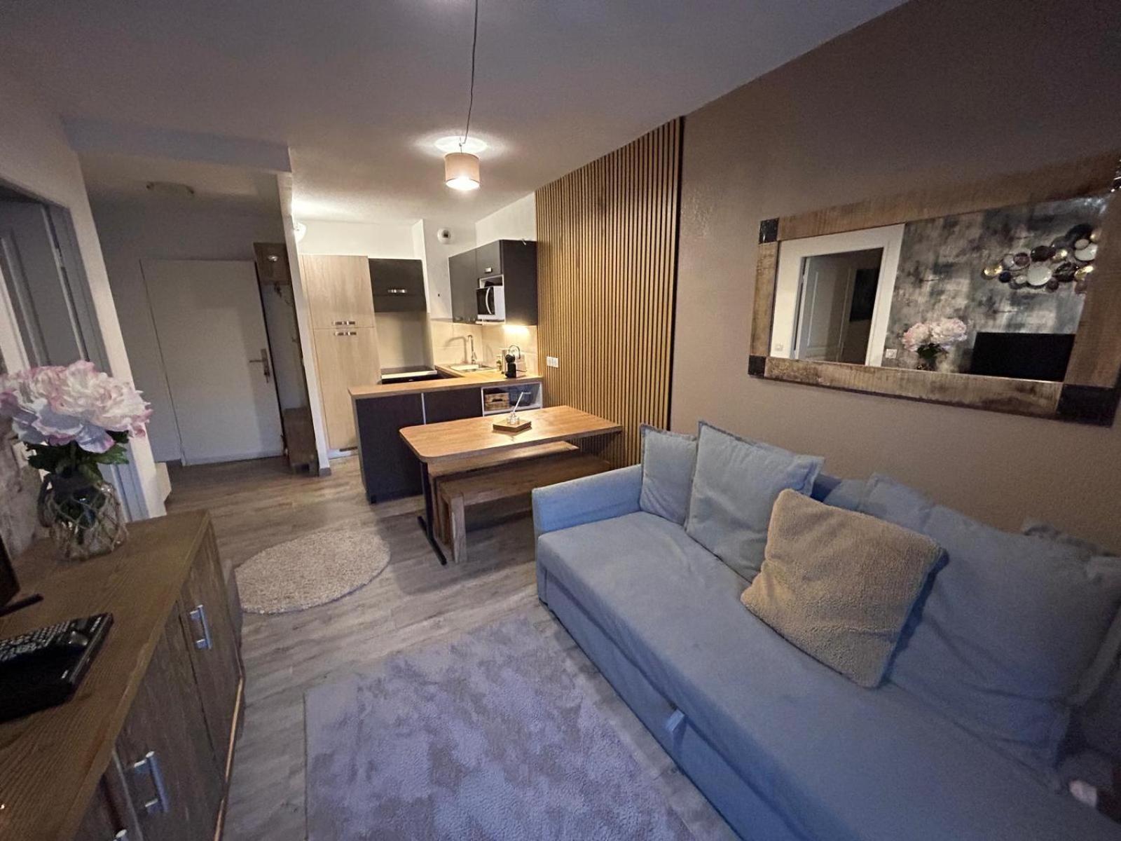 Superbe Appartement Avec Piscine Et Garage Péone Exteriér fotografie